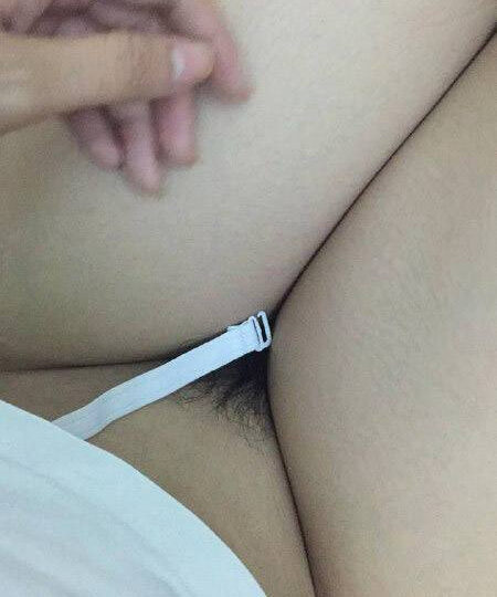 Ảnh 6 của Lộ clip sex em học sinh đeo kính mặc áo dài địt với bạn trai (Full Clip + Pic)